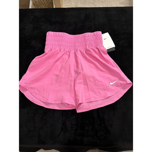 Nike Women's M One Dri-FIT Ultra High-Waisted Brief-Lined Shorts New With Tag - Picture 4 of 7